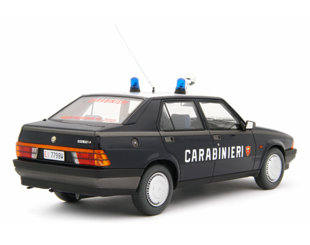 Modellino Alfa Romeo 75 Carabinieri 1/18 1985 Laudaracing