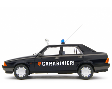 Modellino Alfa Romeo 75 Carabinieri 1/18 1985 Laudaracing