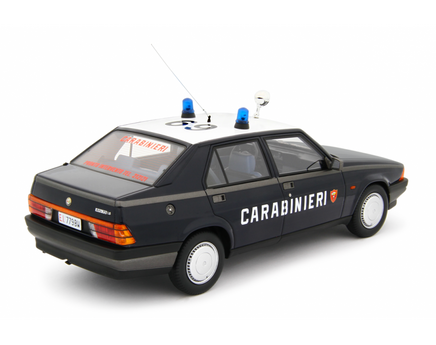 Modellino Alfa Romeo 75 Carabinieri 1/18 1985 Laudaracing