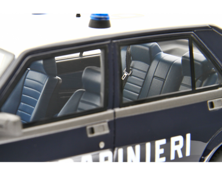 Modellino Alfa Romeo 75 Carabinieri 1/18 1985 Laudaracing