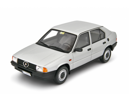 Modellino Alfa Romeo 33 1.3S Edizione 1985 Grigio 1/18 Limited Laudoracing