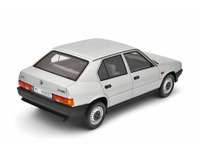 Modellino Alfa Romeo 33 1.3S Edizione 1985 Grigio 1/18 Limited Laudoracing