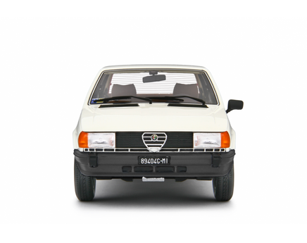 Modellino Alfa Romeo Giulietta 1.6 1.8 1980 Bianca 1/18 Limited Laudoracing