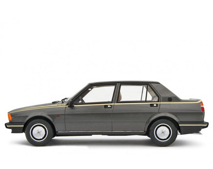 Modellino Alfa Romeo Giulietta 2.0 Super 1981 Grigia 1/18 Limited Laudoracing
