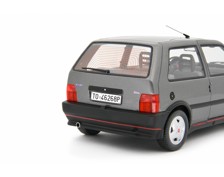 Modellino Fiat Uno Turbo 1.4 1990 1/18 Grigio Quarzo Laudaracing