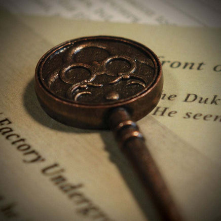 Replica Chiave Insigna Key Resident Evil VIII Biohazard Village Limited Edition