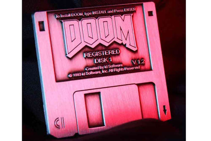 Spilla Videogame Doom Floppy Disk Pin Badge Limited Edition