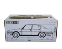 Modellino Alfa Romeo 90 2.5 Iniezione Quadrifoglio Oro 1985 1/18