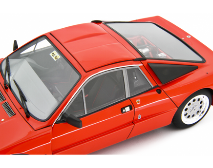 Modellino Lancia 037 Rally Stradale 1982 1/18 Laudaracing