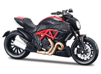 Modellino Ducati Diavel Carbon 1/18