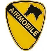 Spilla in metallo smaltato Cavalleria Airmobile U.S. Army